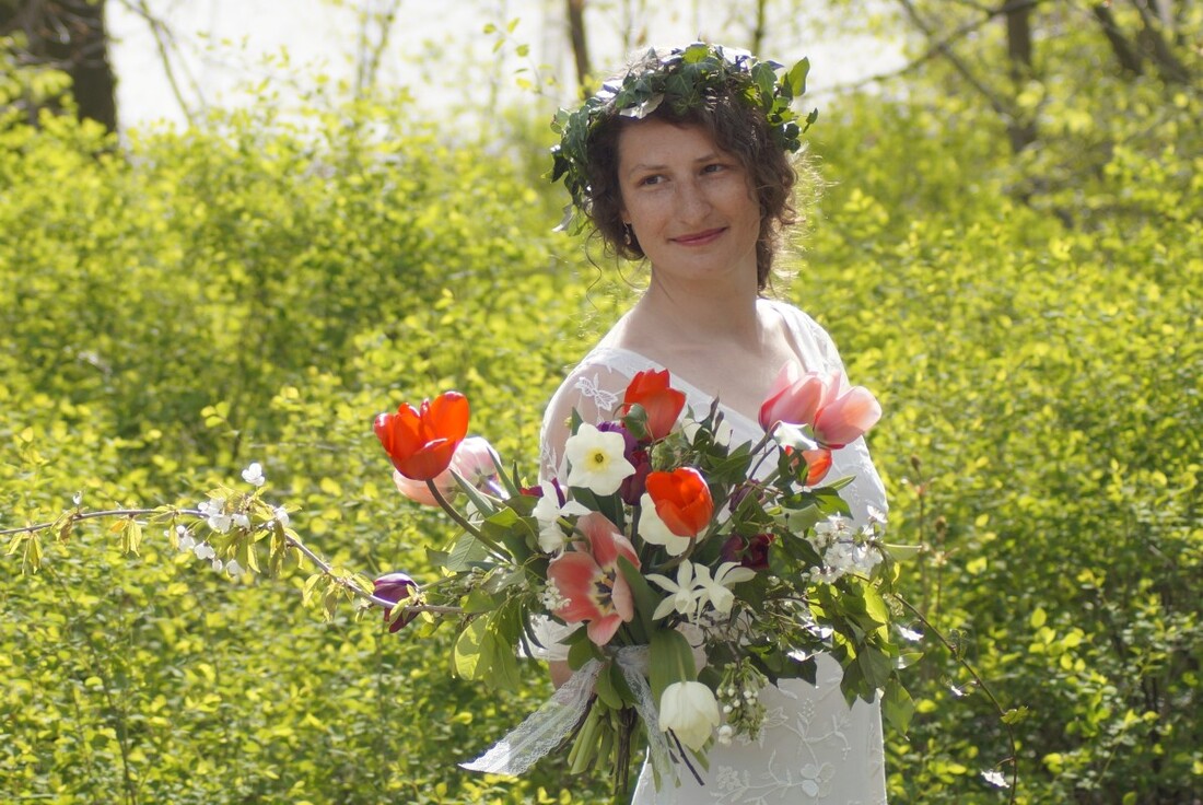 Brautstrauß mit Tulpen, Narzissen & Efeu