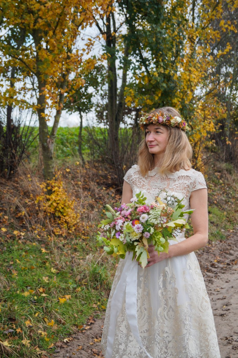 Herbst-Brautstrauß mit Rosatönen